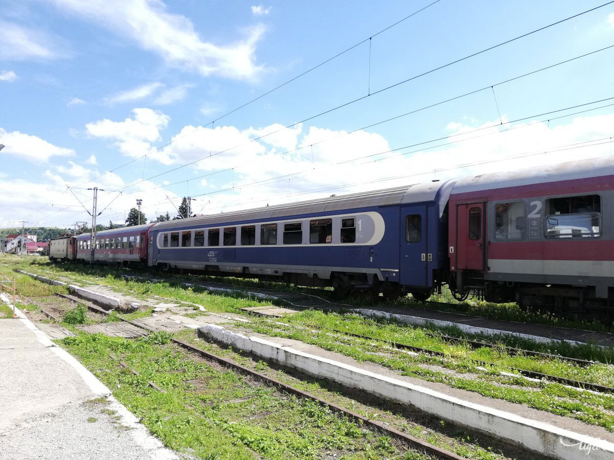 Három vagonnal jár a Marosvásárhely – Bukarest gyorsvonat •  Fotó: Antal Erika