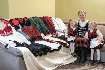 Benne önmaga: Dánél Beátába nem nevelték a népviselet szeretetét