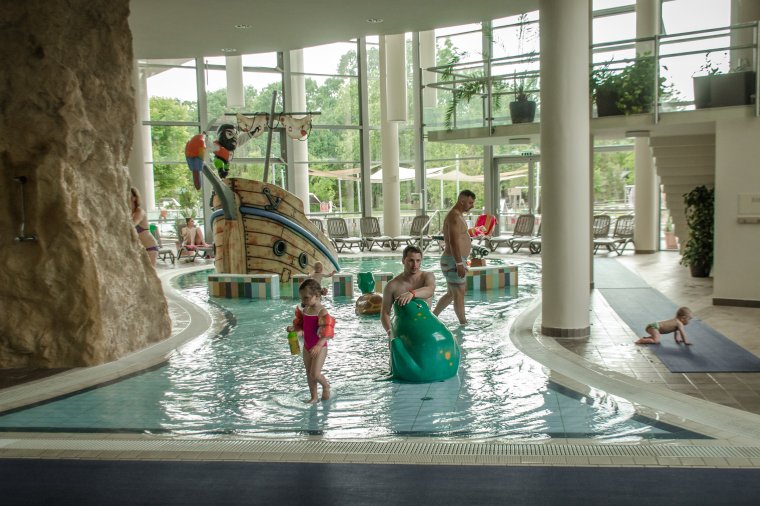 Hungary’s Spa Tourism and Romania’s Shopping Tourism Increased Following Schengen Accession