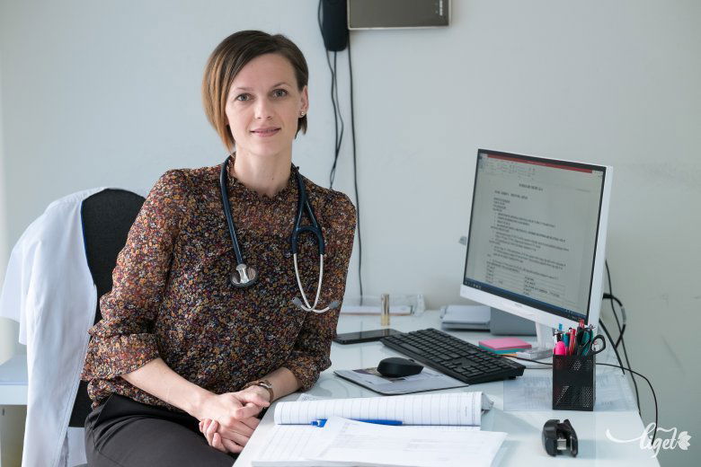 Holló Katalin, a Csíkszeredai Megyei Sürgősségi Kórház kardiológus szakorvosa •  Fotó: Veres Nándor