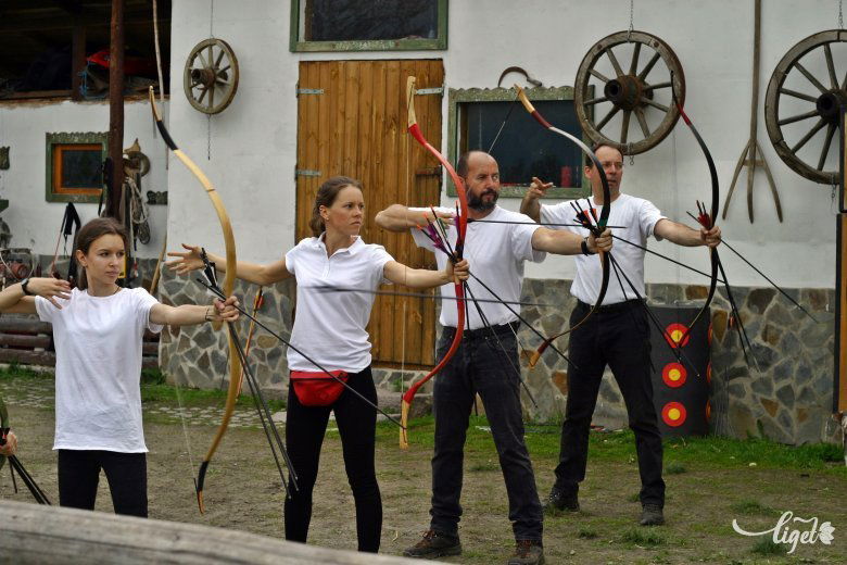 ...és repül a nyílvessző •  Fotó: D. Balázs Ildikó