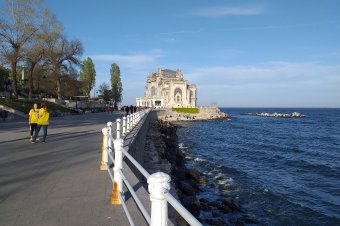 Több tízezer vendéget várnak a szállásadók a május elsejei háromnapos hétvégén a román tengerparton