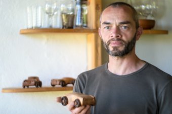 桂 Kacura. Fából készült meseautók
