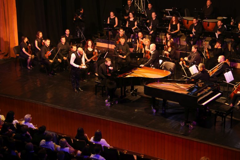 Legújabb darabja ősbemutatóján - a Hazulról hazaiaknak gálakoncert keretében •  Fotó: Iochom Zsolt/ARTSTART4U Egyesületek