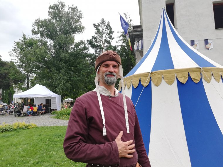 Sashalmi-Fekete Tamás történész tart előadást a székelyekről Csíkszeredában