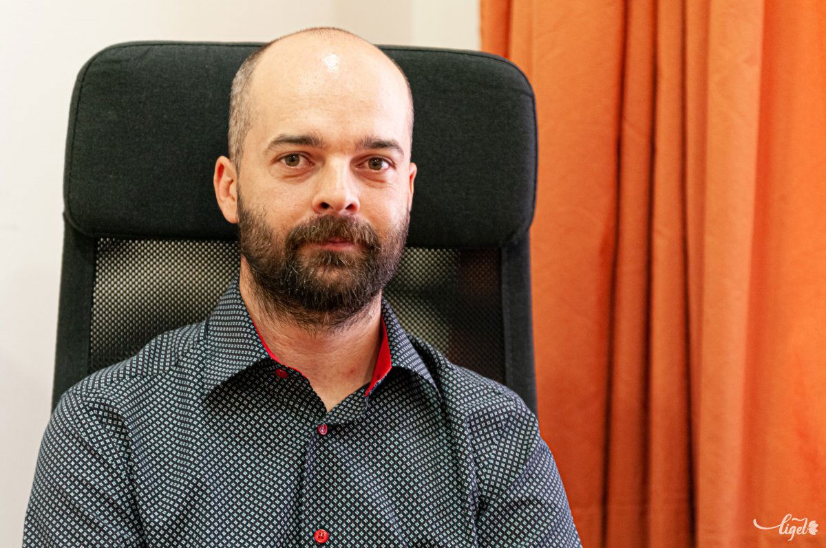 Berze Albert a csíkszeredai Nagy István Művészeti Középiskola rézfúvós tanára •  Fotó: Gábos Albin