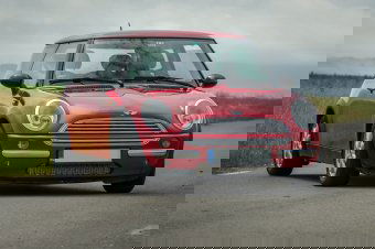 Mini Cooper: a retróhullám bajnoka
