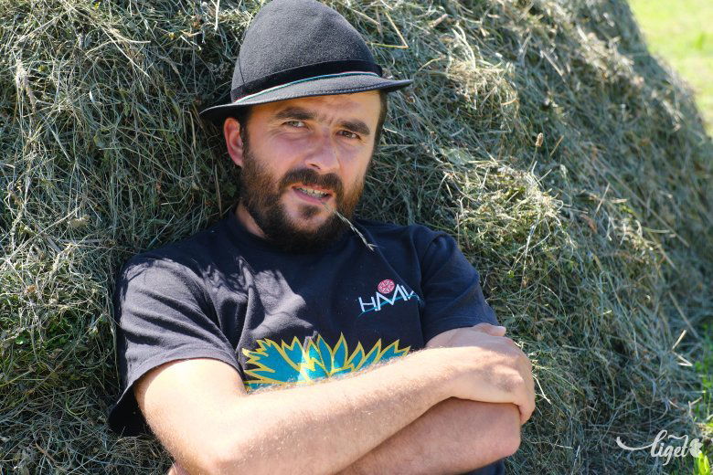 Vaszi Leventének nincsenek a földtől elrugaszkodott álmai, nem akar egyebet, csak követni az élet rendjét •  Fotó: Veres Nándor