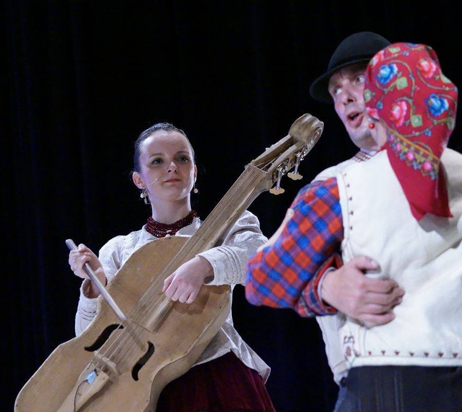 A népzenész egyik legfontosabb célja az, hogy mindig a legjobbját nyújtsa a nézőknek 