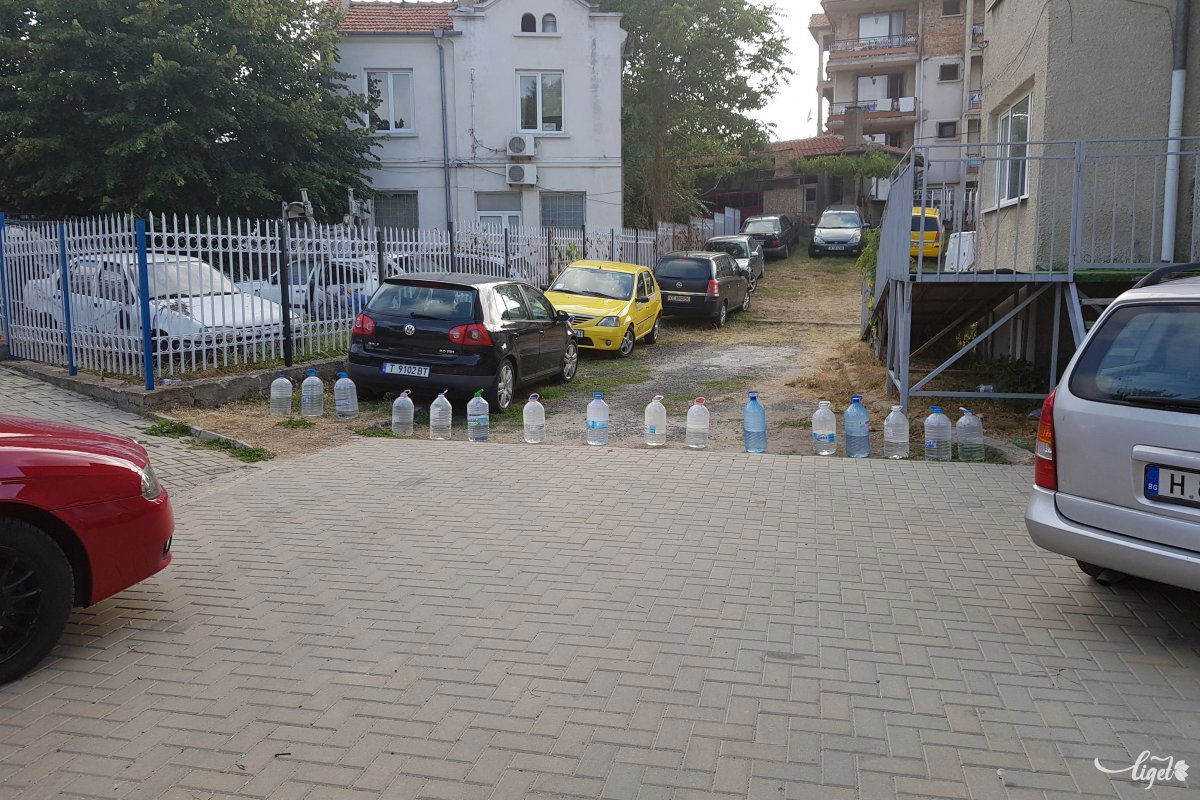 Gyakran használt parkolásgátló Bulgáriában •  Fotó: Rédai Attila