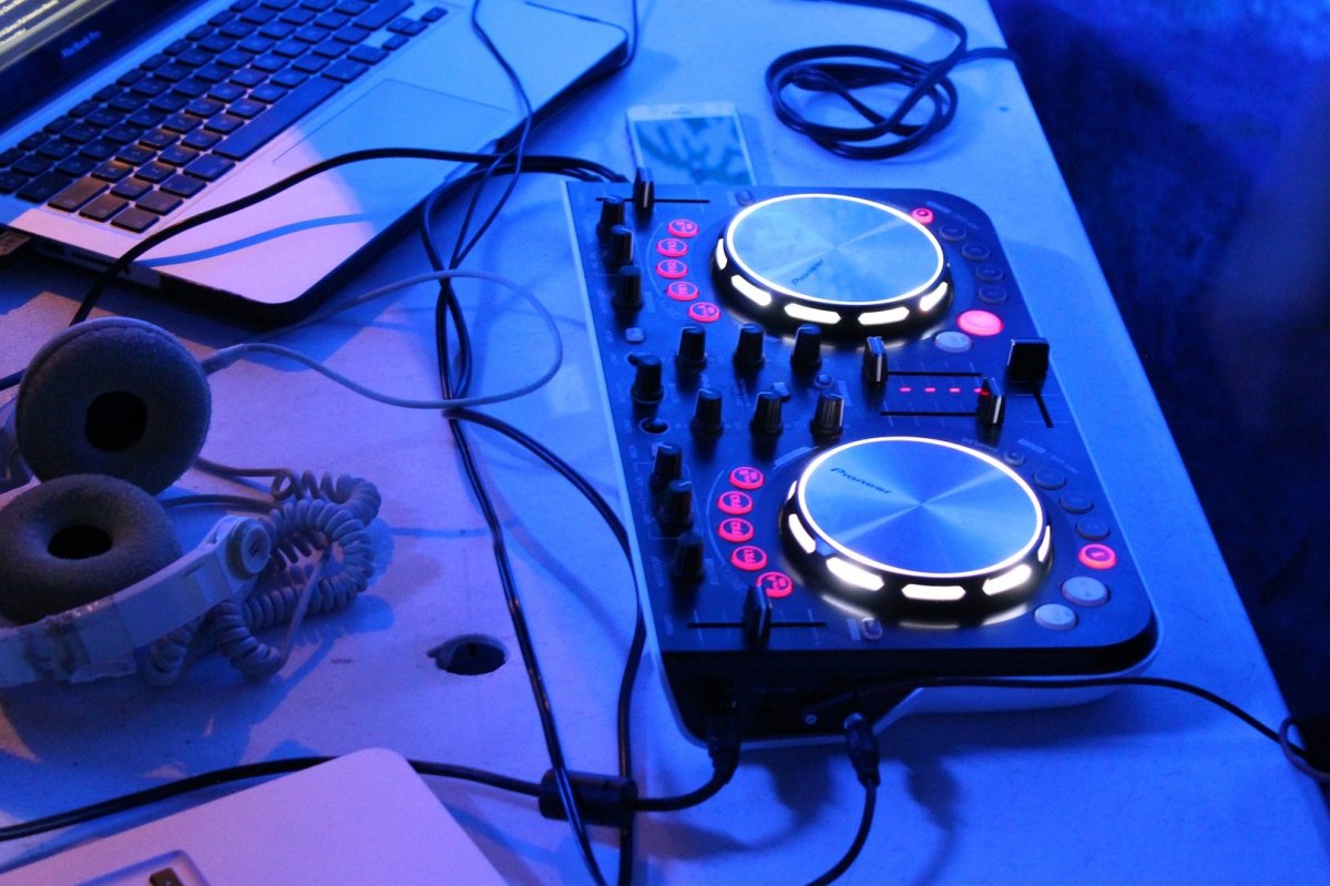 Alig néhány éve, hogy a laptop DJ-zés teljesen megváltoztatta az iparágat •  Fotó: • Forrás: Pixabay.com