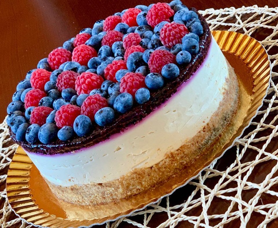 Ha összeértek az ízek máris fogyasztható az erdei gyümölcsös raw vegán torta •  Fotó: Forrás: Gyerkó Elena