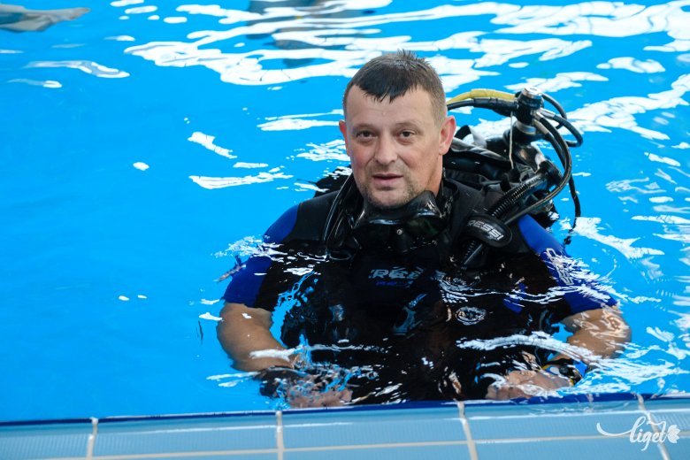 Szaniszló Csaba irányítja a Hargita Megye Tanácsának Hegyi- és barlangimentő Közszolgálata keretében 2012-ben megalakult székelyudvarhelyi búvár szakosztályt •  Fotó: Veres Nándor