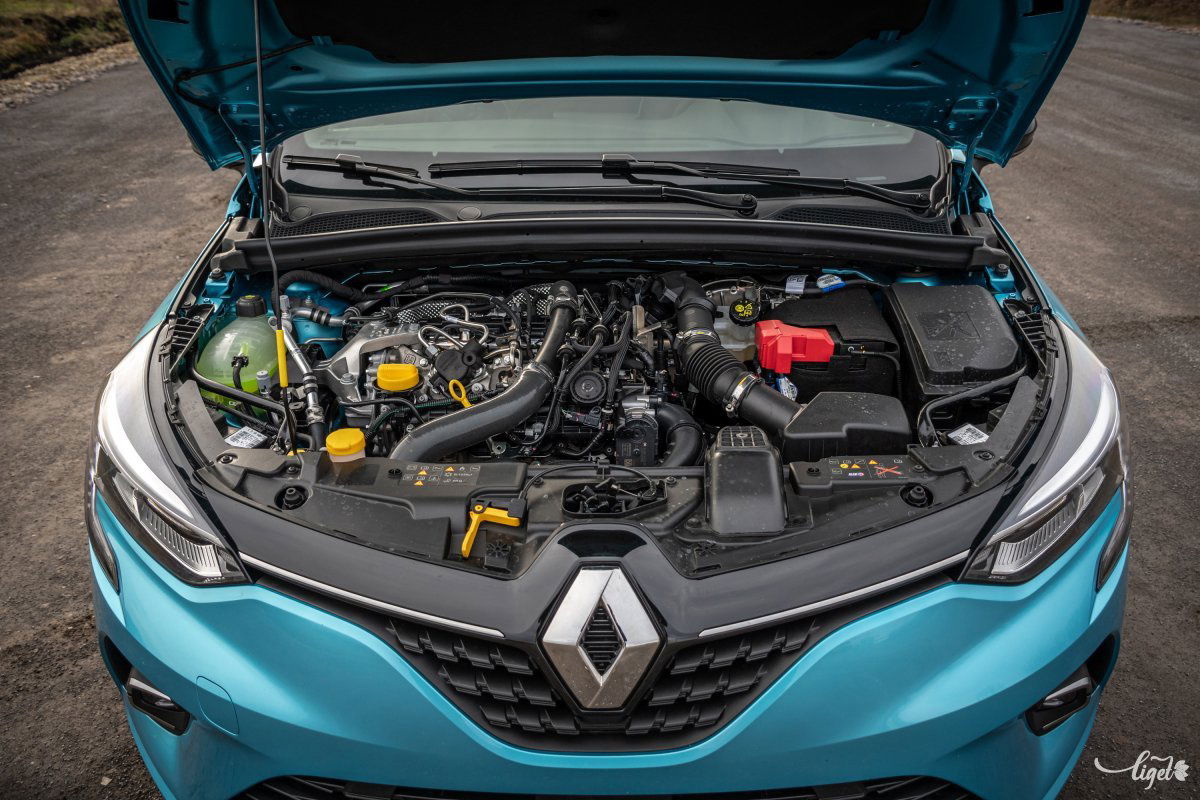 A Renault-Nissan és Mercedes-Benz közös fejlesztésű motorja hibátlan dinamikát biztosít •  Fotó: Pinti Attila