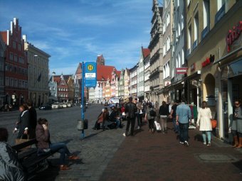 A németek többsége szerint országuk túl sok menekültet fogad be