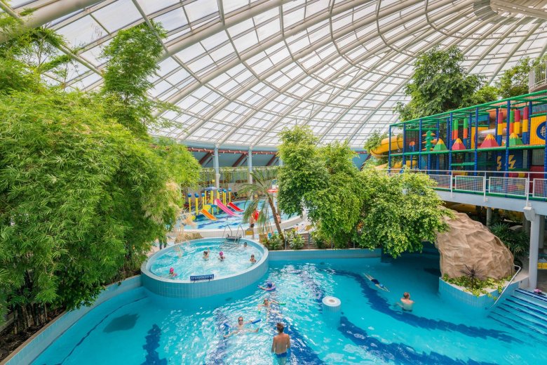 Az élményfürdőben sok növény és számtalan kis és nagyobb pezsgőfürdő van •  Fotó: Facebook/ Aquaticum Debrecen