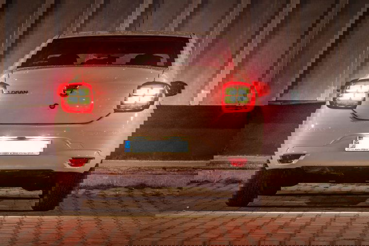 A Dacia vezet: az év első hét hónapjában több mint 352 ezer gépkocsit jegyeztek be Romániában