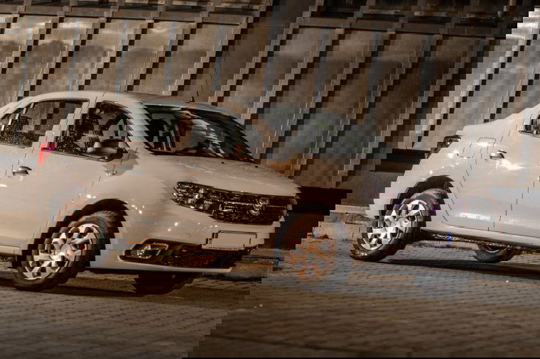 Műanyagba csomagolt érték: Dacia Logan Plus 1.0