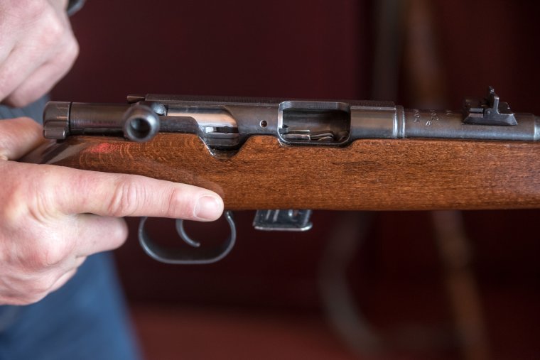 Fegyvertartás gyanúja miatt vették őrizetbe