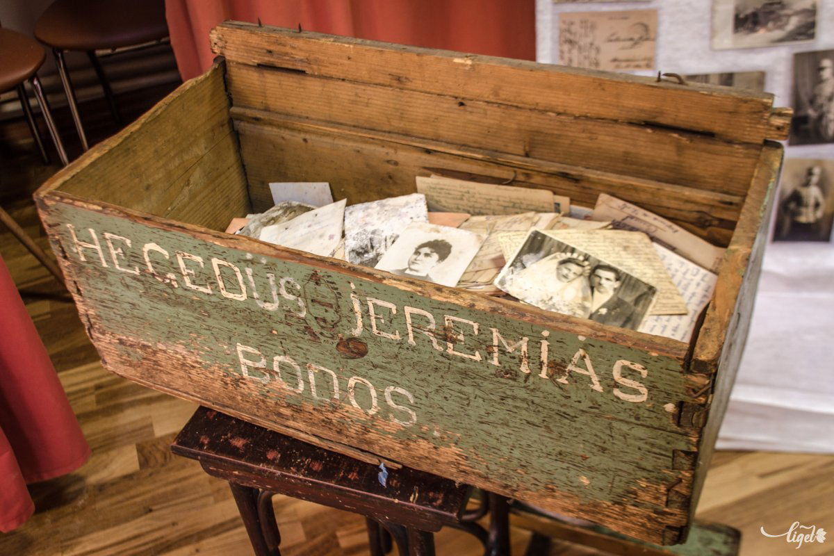 Hegedűs Jeremiás szemétdombon talált katonaládája •  Fotó: Pinti Attila