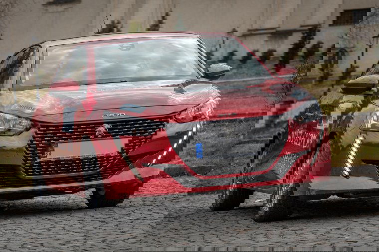 Királlyá választott oroszlánkölyök: Peugeot 208
