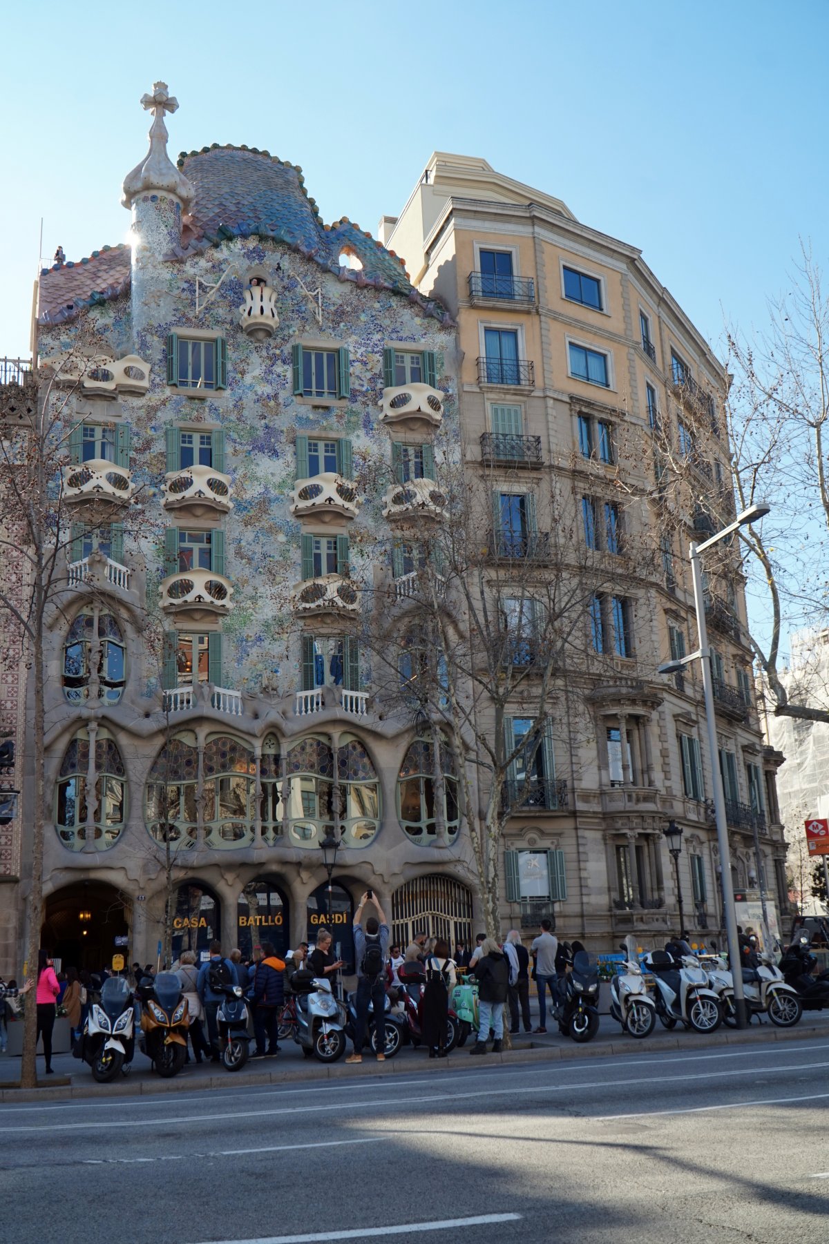 A Casa Batlló, Gaudi egyik híres alkotása •  Fotó: Deák Szidónia