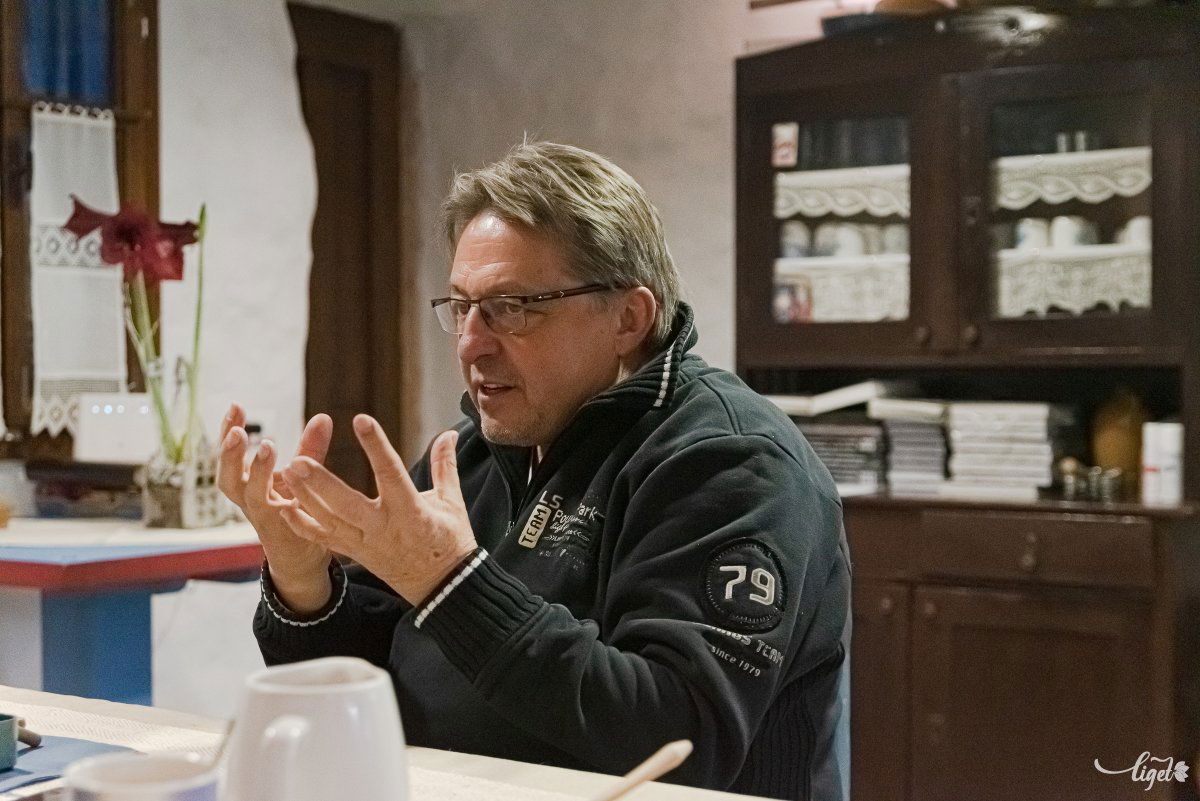 Mindig is szerettem a pénzt, szeretem jól felhasználni – mondja a magyar konyha megújítójaként is ismert séf •  Fotó: Gábos Albin