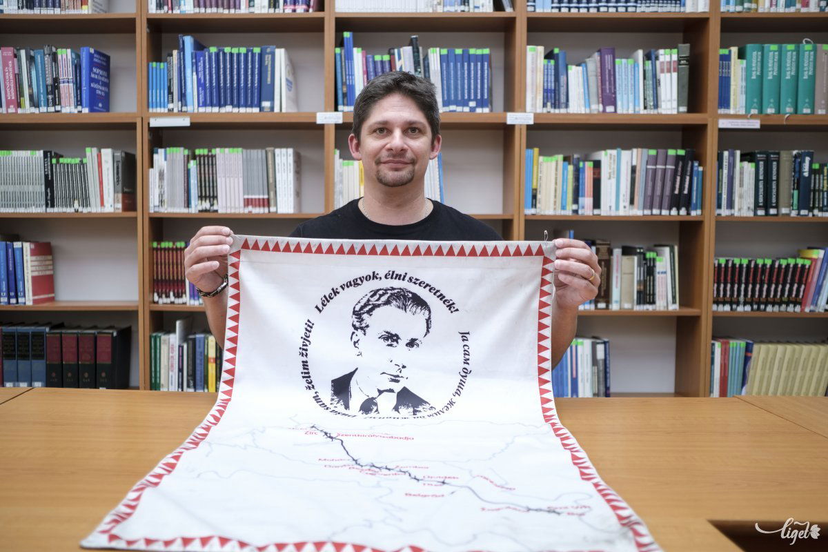 A versvándor, aki Radnóti nyomába eredt •  Fotó: Veres Nándor