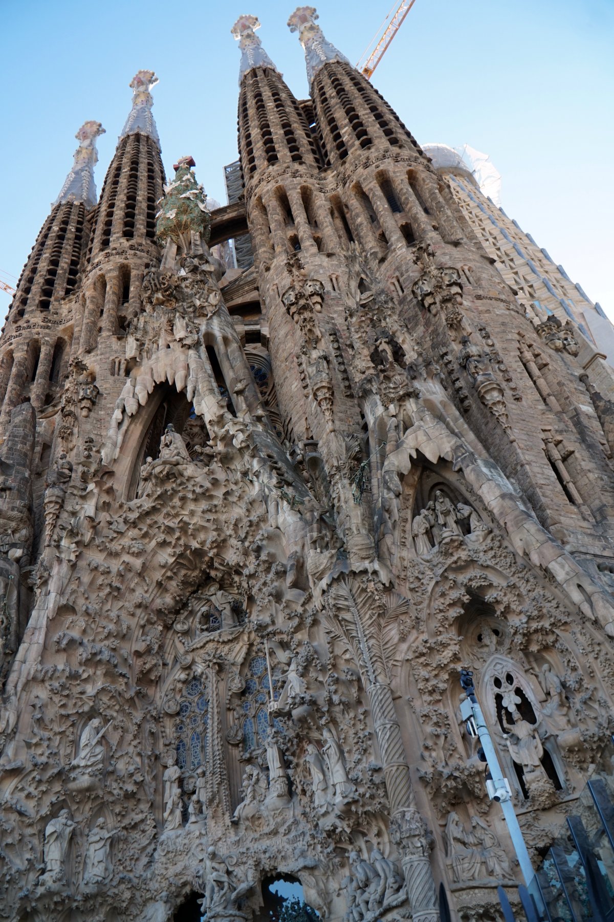 És persze a kötelező muszáj (szintén Gaudi), még egy ideig befejezetlen remekmű: a Sagrada Família •  Fotó: Deák Szidónia