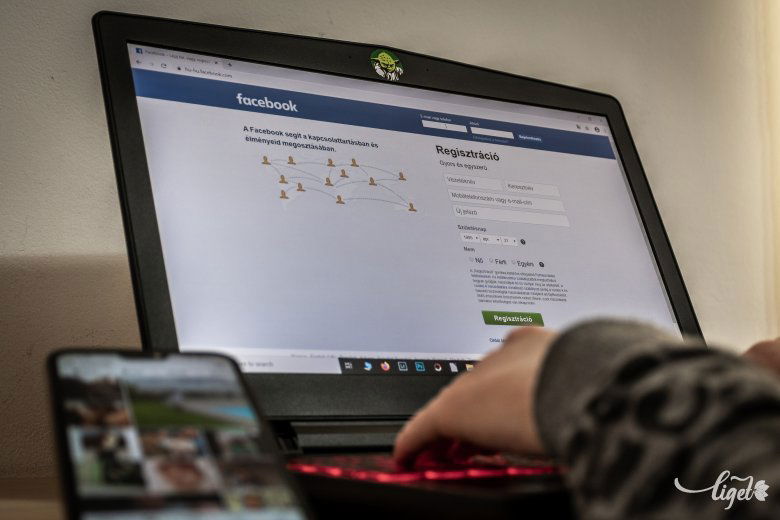 A Facebook közösségi oldal egyre gyakrabban tilt le tartalmakat és felhasználókat „közösségi elvek” alapján •  Fotó: Pinti Attila