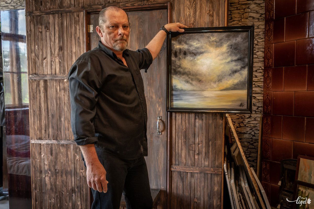 Sokan mondják azt is, hogy felismerik a keze munkáját •  Fotó: Pinti Attila