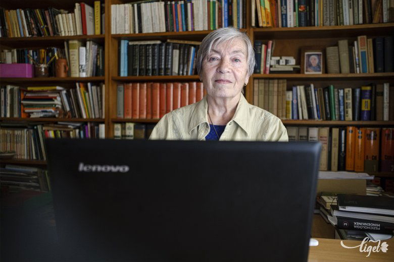 Kozma Mária írónő otthonában •  Fotó: Veres Nándor