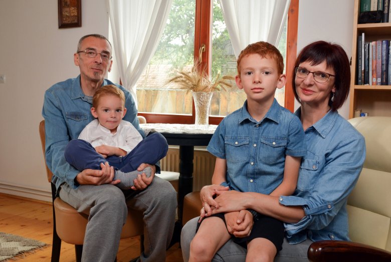 Férjével és két kisfiával. Koppány januárban lesz kilencéves, Magor pedig hamarosan betölti az ötöt •  Fotó: Forrás: Réti Zsófia személyes archívuma