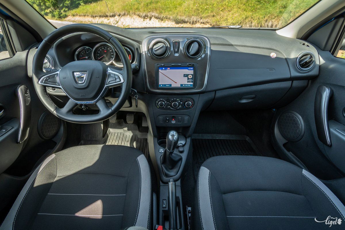 Az új autók esetében a Dacia vezeti az eladási listát •  Fotó: Pinti Attila