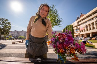 A jól eltelt élet: a virágárus Nunu mama