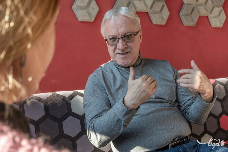 „Tudatosítani kell e por alatt szunnyadó parázsnak a létezését” •  Fotó: Pinti Attila