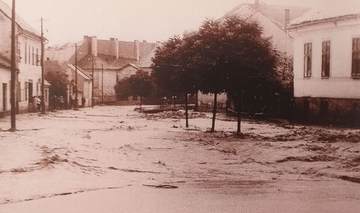 •  Fotó: Ismeretlen. Forrás: Vofkori György könyve