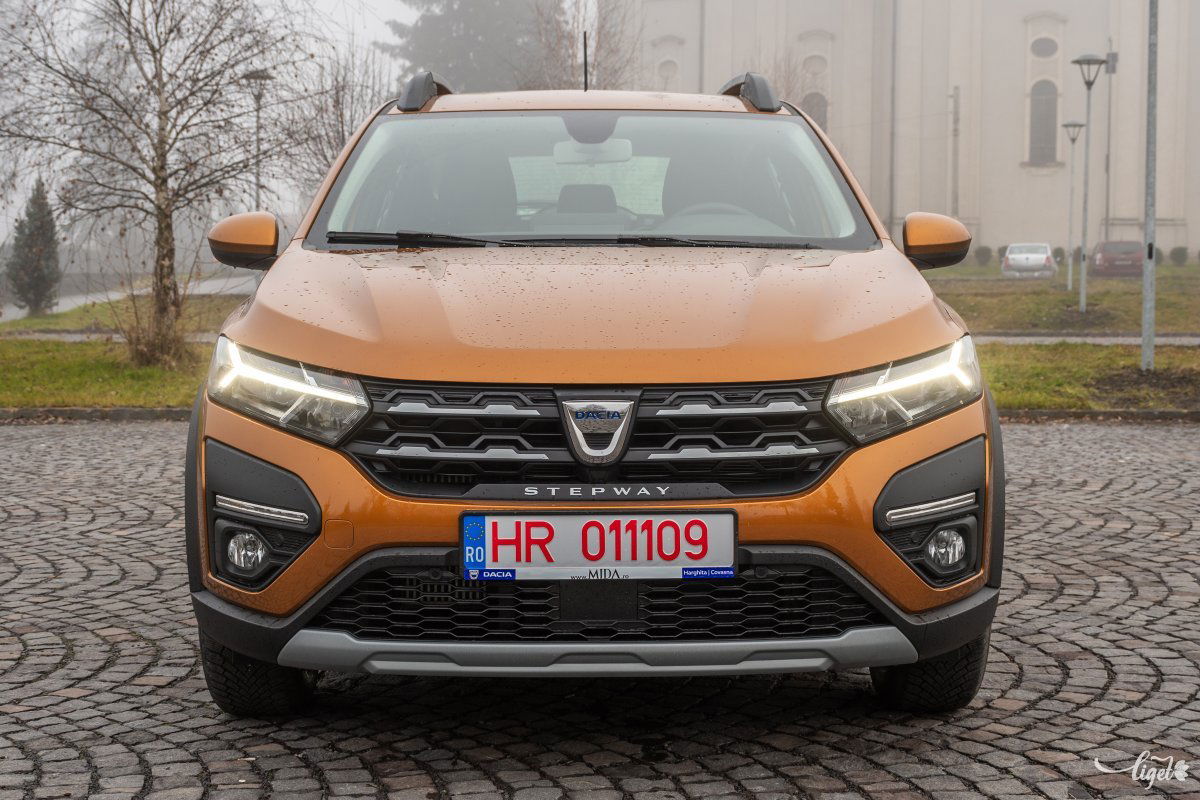 A Dacia-modellek értékesítése 24,5 százalékkal emelkedett az új Sanderónak köszönhetően, amelyik a legkeresettebb autó volt az év első hat hónapjában •  Fotó: Pinti Attila