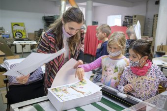 Cseperke és Zengő kalandjai: gyermek és felnőtt szőtte mesék