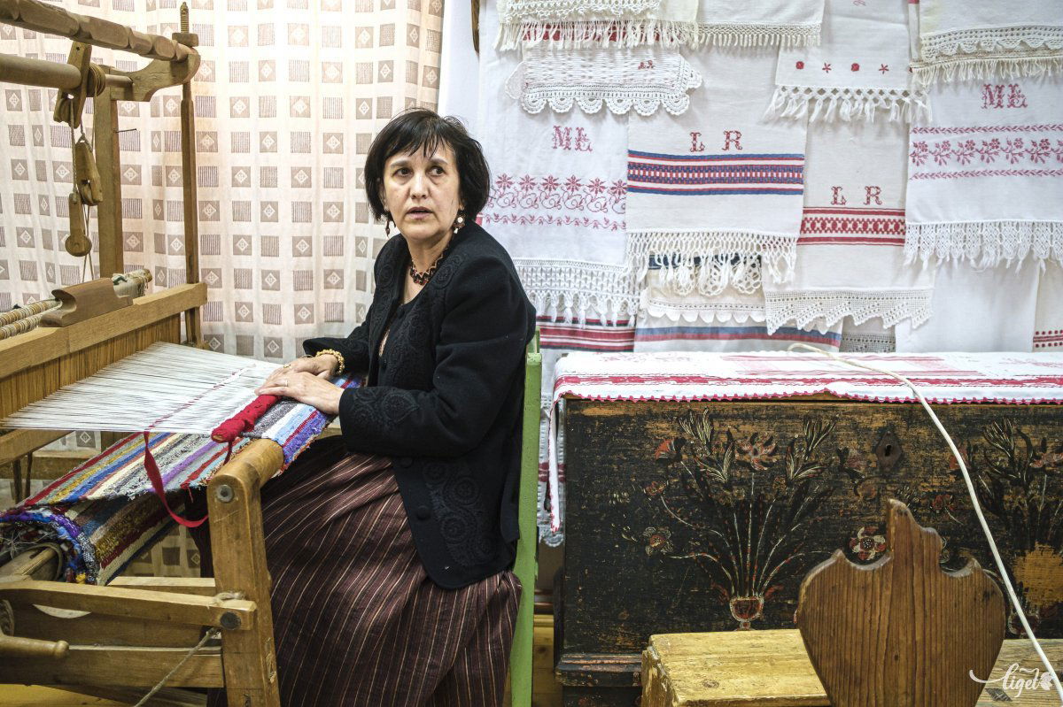 Az osztováta, na meg a monogramos törölközők. Családi örökség •  Fotó: Veres Nándor