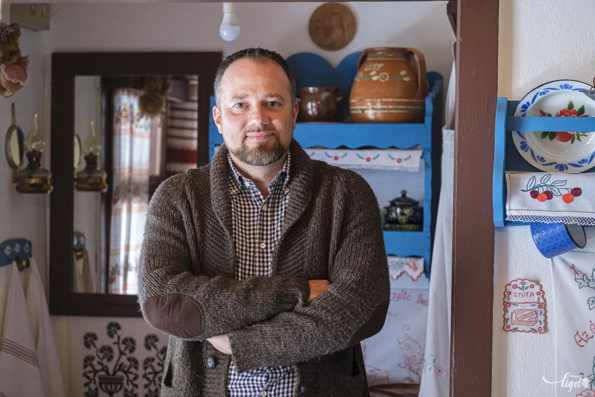 Molnár-Csorba Zsolt ma már nem tudná itthagyni otthonát •  Fotó: Veres Nándor