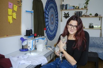 Hoodiemánia a székely „nyárban”: Bíborka egyedi darabjai