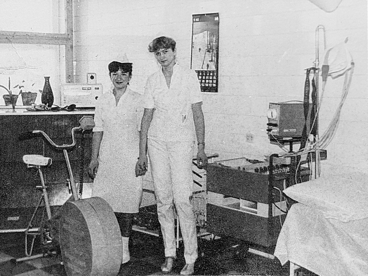 EKG-labor a kardiológián 1985-ben •  Fotó: Forrás: Amza Éva személyes archívuma