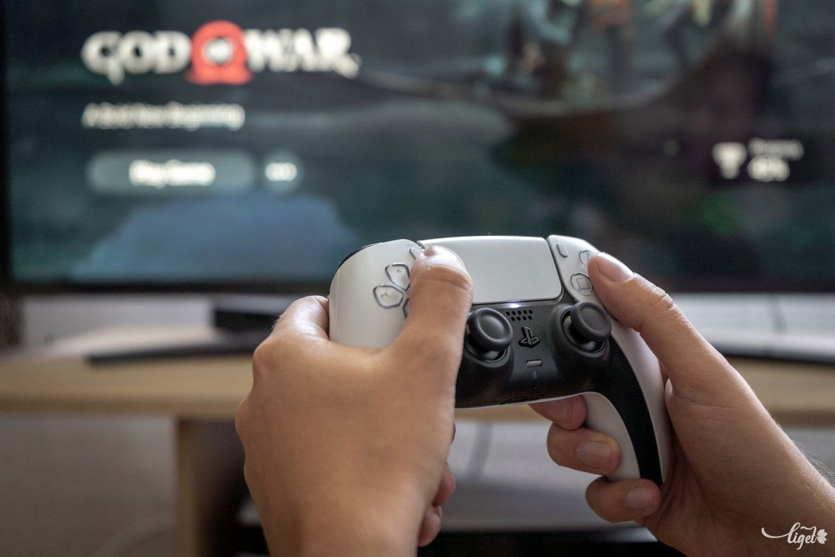 Egyelőre nem túl sok Playstation 4-re kiadott játékot is élvezhetünk PS5-re optimalizált formában és felbontásban. Ezek egyike a zászlóshajónak számító God of War •  Fotó: Pinti Attila