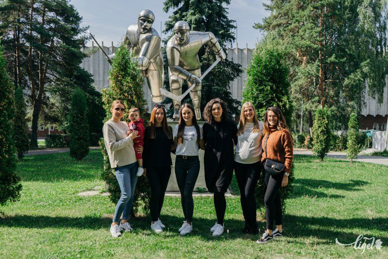 Bíró Beáta, Albert Krisztina, Silló Beáta, Gecse Anita, Becze Krisztina és Farkas Noémi •  Fotó: Tamás Attila