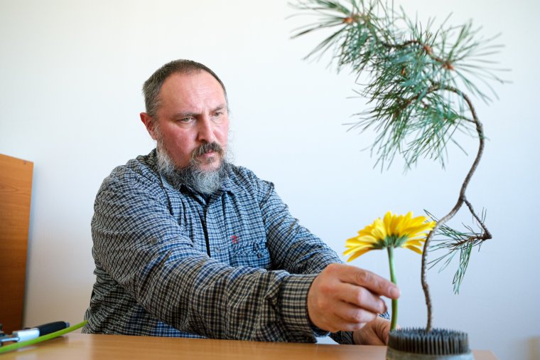 Nem pusztán virágrendezés, filozófia: Erdélyben is van mestere az ikebanának