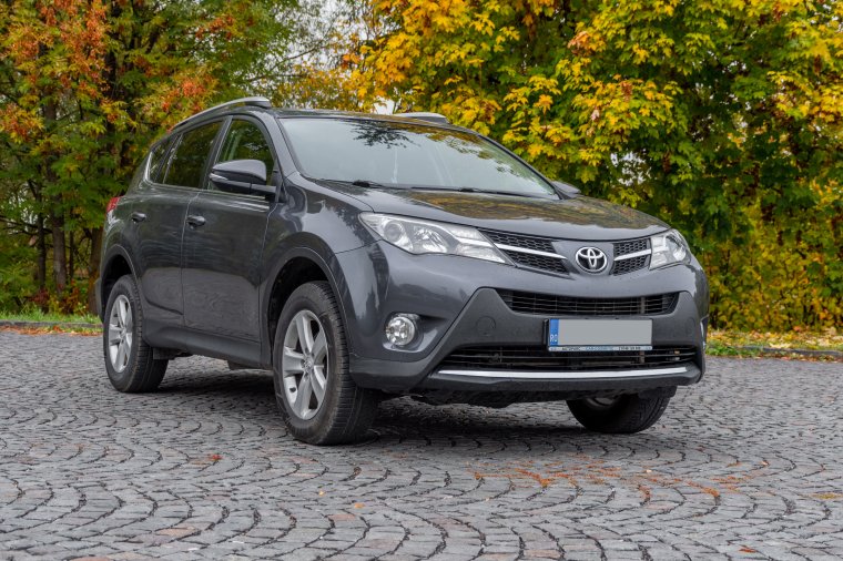 Prémium alatt, átlag fölött: Toyota RAV4