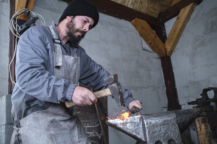 Régi kovácsmesterek nyomdokain: Szén Mátyás