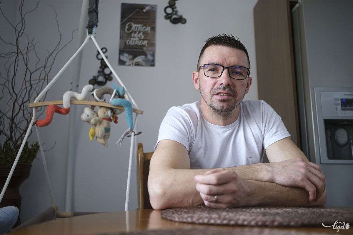 Nagyon meghatotta a fiatalembert a feléje irányuló segítő szándék •  Fotó: Veres Nándor