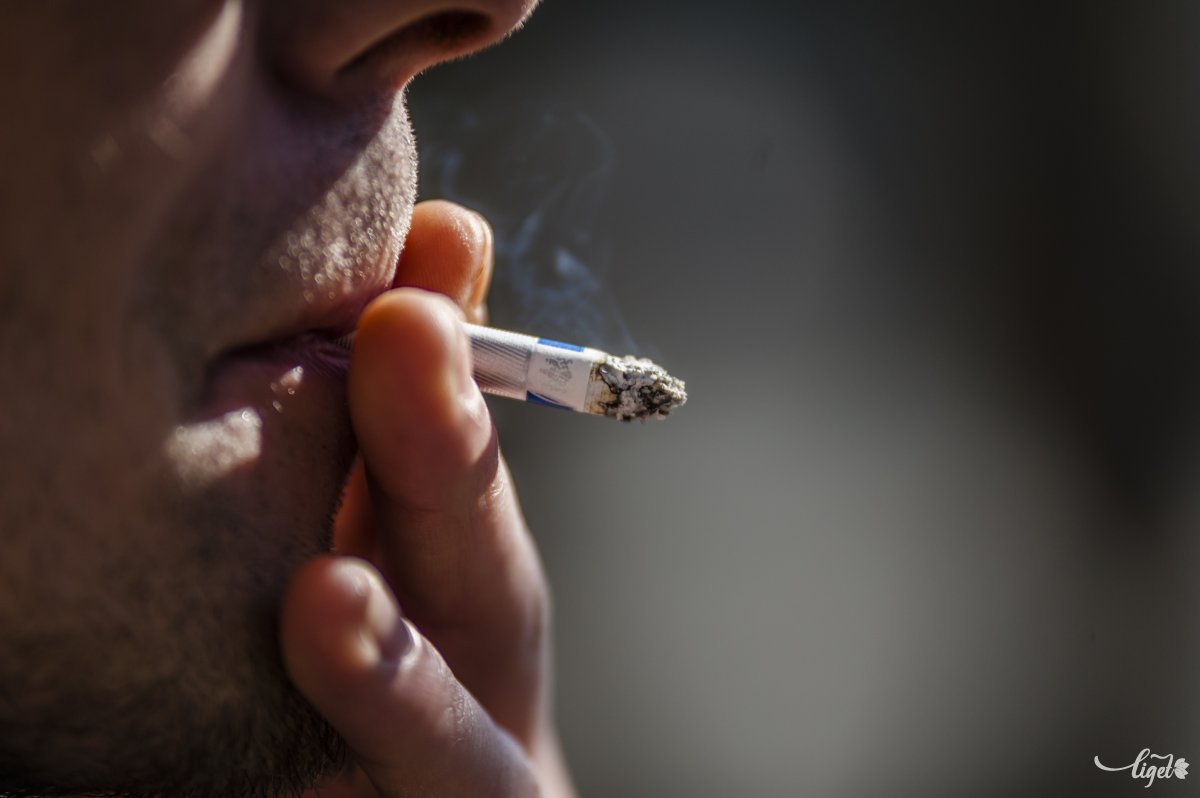 A dohányzásellenes megszorítások meghozták hatásukat, sokan abbahagyták a füstölést •  Fotó: Veres Nándor